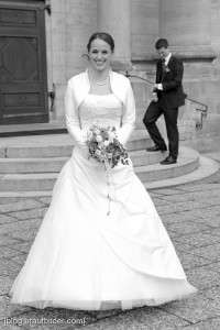 Hochzeitsfotos bei schlechtem Wetter - Hochzeitsfotograf Wiesenthau, Forchheim, Erlangen, St. Martin Kirche in Eggolsheim