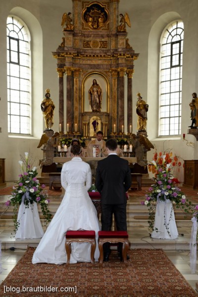 Hochzeitsfotos bei schlechtem Wetter - Hochzeitsfotograf Wiesenthau, Forchheim, Erlangen, St. Martin Kirche in Eggolsheim
