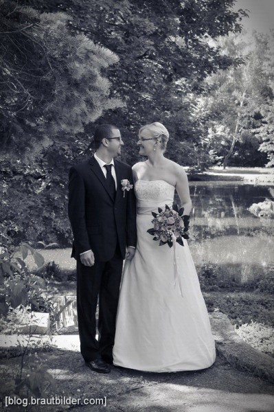 Obwohl die traditionelle, klassische Hochzeit nie unmodern wird, so verändert sich der Style der Brautbilder. Hochzeitsfotograf Wien