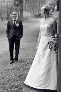 Obwohl die traditionelle, klassische Hochzeit nie unmodern wird, so verändert sich der Style der Brautbilder. Hochzeitsfotograf München