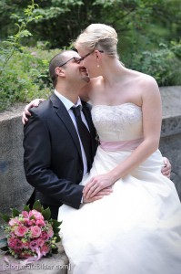 Obwohl die traditionelle, klassische Hochzeit nie unmodern wird, so verändert sich der Style der Brautbilder. Hochzeitsfotograf aus Nürnberg.