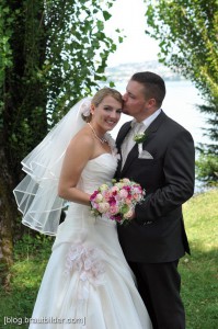 Der Hochzeitsfotograf in der Schweiz. Hochzeitsfotos am Zürichsee, auf der Halbinsel Au.