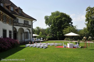 Der Hochzeitsfotograf in der Schweiz. Hochzeit am Zürichsee in Schloss Au.