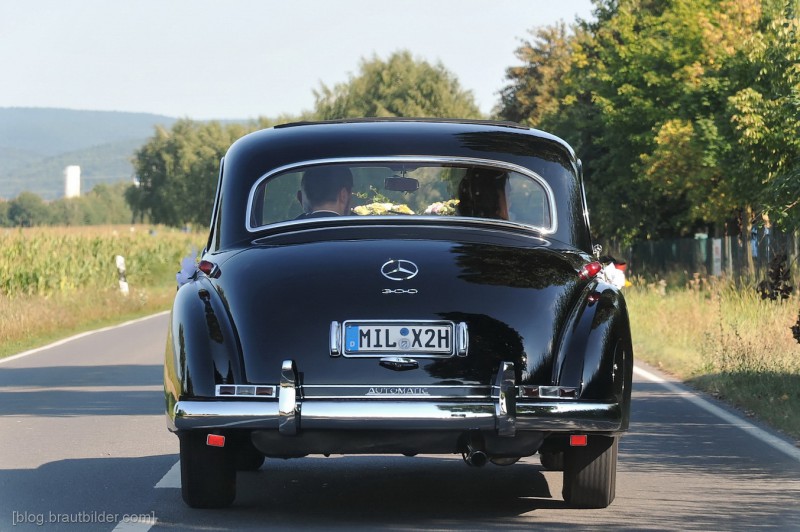 Hochzeitsfotograf Dorf am See Seehotel Niedernberg Adenauer Mercedes Hochzeitsauto