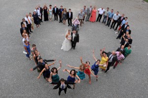 Hochzeitsfotos aus der Luft, Hochzeitsfotograf Drohne, Luftbild, Luftbilder, Hochzeit aus der Luft, Hochzeitsfilm, Hochzeitsvideos mit einer Drohne filmen, Drohnen, Luftbilder, Flugservice, Fotoaufnahmen aus der Luft, Hochzeitsfotos aus der Luft, Luftbilder in Bayern für 150,- Euro, Idee für Hochzeit gesucht, Drohne auf Hochzeit und Event, Standort, Gruppenfoto aus der Luft, Drohne Hotel Luftaufnahme, Marketing, Kontrollflug, Timelapse, Luftbild Haus, Luftbildaufnahme Autohaus, Inspektionsflüge Industrieanlagen, Solaranlagen, Dächer, Hochzeitfotografie 2.0,