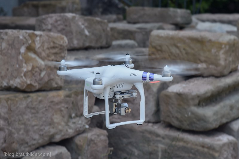 Hochzeitsfotos aus der Luft, Hochzeitsfotograf Drohne, Luftbild, Luftbilder, Hochzeit aus der Luft, Hochzeitsfilm, Hochzeitsvideos mit einer Drohne filmen, Drohnen, Luftbilder, Flugservice, Fotoaufnahmen aus der Luft, Hochzeitsfotos aus der Luft, Luftbilder in Bayern für 150,- Euro, Idee für Hochzeit gesucht, Drohne auf Hochzeit und Event, Standort, Gruppenfoto aus der Luft, Drohne Hotel Luftaufnahme, Marketing, Kontrollflug, Timelapse, Luftbild Haus, Luftbildaufnahme Autohaus, Inspektionsflüge Industrieanlagen, Solaranlagen, Dächer, Hochzeitfotografie 2.0,