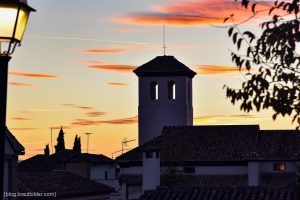Hochzeits Fotos im Urlaub, Bilder im Brautkleid in Andalusien, Hochzeit Mallorca, deutscher Fotograf Mallorca, Hochzeitsfotos Alcazar, Alhambra Brautbilder Hochzeit,