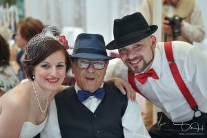 Hochzeitsfotograf, Mit 20-er Jahre Motto im Great Gatsby Style, Hochzeitsfotograf Vintage, Fotograf Hochzeit, tolle Hochzeitsgäste im 20 Jahre Style