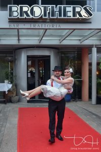 Hochzeitsfotograf, Mit 20-er Jahre Motto im Great Gatsby Style, Hochzeitsfotograf, moderne Hochzeitsfotos, Hochzeitsfotos mit dem Wow Effekt, die besten Hochzeitsfotos, Sie suchen einen guten Hochzeitsfotografen, Hochzeitsfotograf Gardasse,