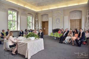 Als Hochzeitsfotograf im Standesamt Erlangen, im Egloffstein'sche Palais, und im Schloss Atzelsberg