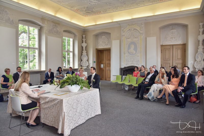 Als Hochzeitsfotograf im Standesamt Erlangen, im Egloffstein'sche Palais, und im Schloss Atzelsberg
