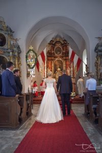 Hochzeitsfotograf Schloss Burgellern, Heiraten auf dem Schloss in Burgellern, kirchliche Trauung Burgellern, Schesslitz