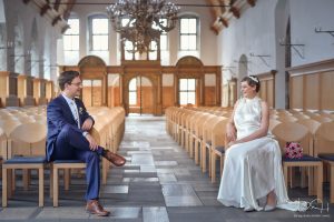 Hochzeits Fotograf macht Brautshooting im Schuerstabhaus bei schlechtem Wetter! Tolle Bilder trotz schlechtem Wetter!