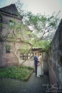 Burg Nuernberg als Location für aussergewoehnliche Brautbilder. Hochzeitsshooting mit dem Hochzeitsfotografen! Bilder mit dem gewissen Etwas von Eurem Hochzeitsfotografen!