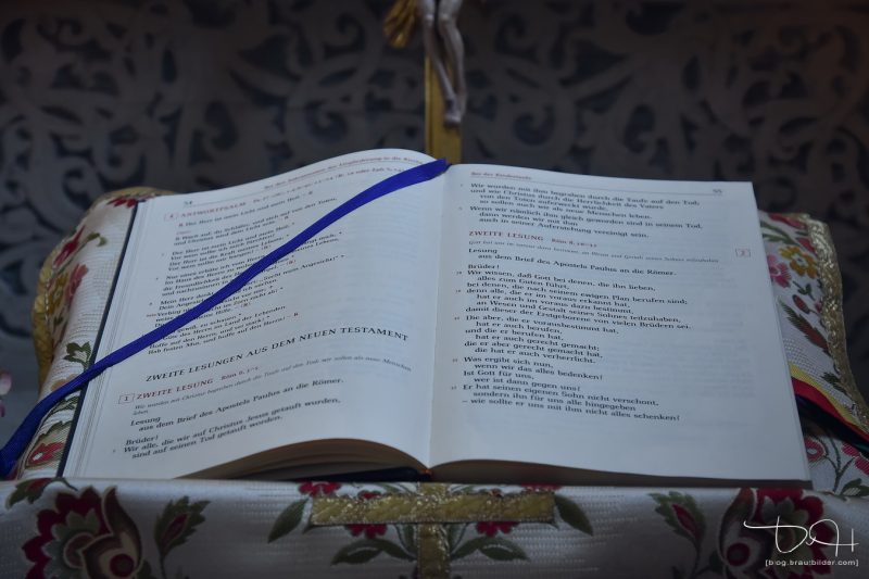 Hochzeit von Monika und Sebastian in der Sankt Maternus Kirche. Der Hochzeitsfotograf!