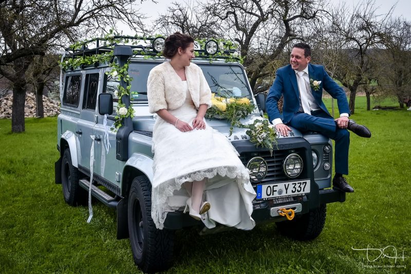 Aussergewoehnliches Brautshooting macht der Hochzeitsfotograf. Moderne Hochzeitsbilder vom Hochzeitsfotografen aus Nuernberg.