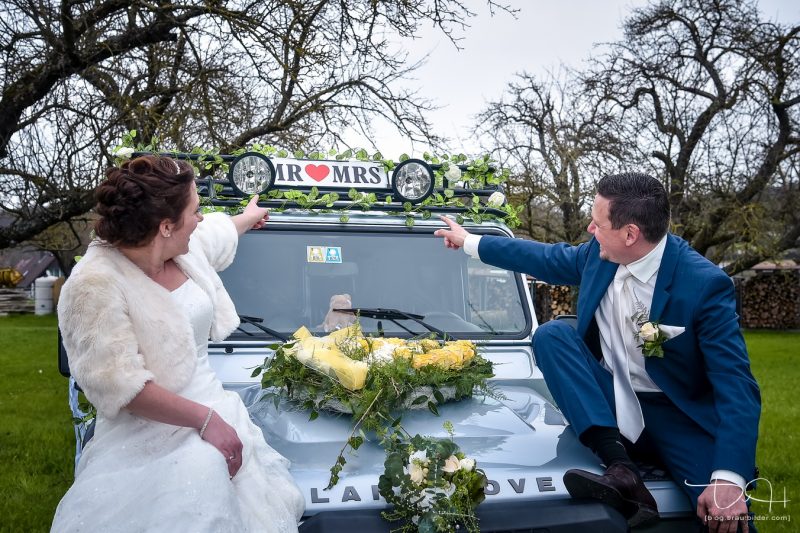 Mr und Mrs. Der Hochzeits Fotograf aus Nuernberg macht die Brautbilder.