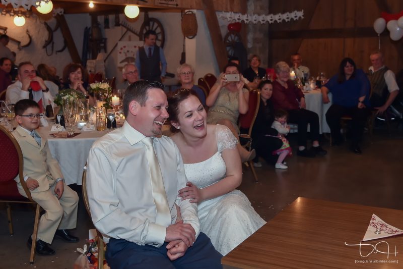 Spiele auf der Hochzeit fotografiert der Hochzeitsfotograf.
