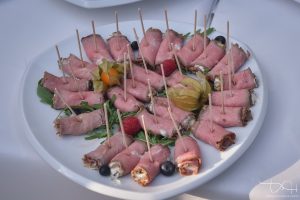 Tolles kleines Buffet zum Sektempfang nach der Trauung! Der Hochzeitsfotograf beim Hirsvogelsaal!