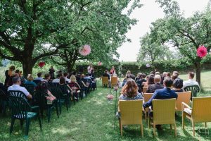 Freie Trauung im Distlerhof in Leinburg. Der Hochzeitsfotograf im Distlerhof.