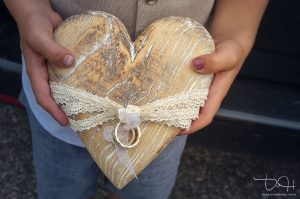 Auch die Ringe fotografiert der Hochzeitsfotograf aus Nuernberg.