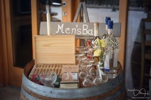 Auch an die Maenner ist gedacht. Euer Hochzeitsfotograf haelt jedes Detail fest.