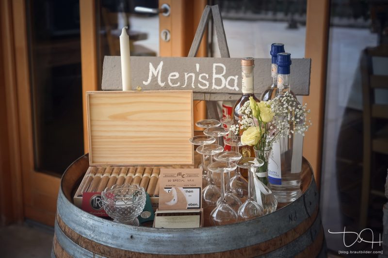 Auch an die Maenner ist gedacht. Euer Hochzeitsfotograf haelt jedes Detail fest.