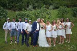 Tolle Gruppenbilder mit dem Hochzeitspaar macht der Hochzeits Fotograf.