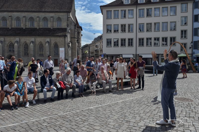 Euer Hochzeitsfotograf in der historischen Altstadt in Zuerich.