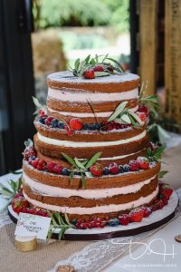 Boho/Vintage/Naked Cake. Der Hochzeitsfotograf macht die Bilder bei Eurer Vintagehochzeit.