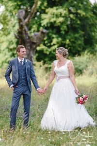 Laessiges und verspieltes Hochzeitsshooting mit Eurem Hochzeitsfotografen.