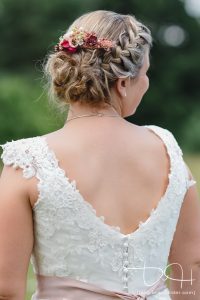Detailbilder von der Braut macht der Hochzeitsfotograf.
