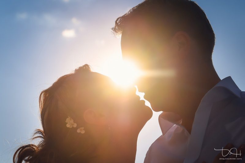 Das Brautpaar im perfekten Licht. Fotografiert von dem Hochzeitsfotografen in Basel. Der Hochzeitsfotograf in Basel.