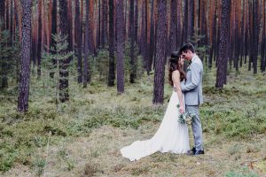 Boho Vintage Traumshooting in Schwanstetten. Der Hochzeitsfotograf macht die Brautbilder.